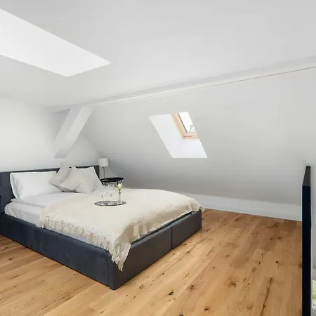 Stylish With A Mezzanine Near The Market Square By Renters