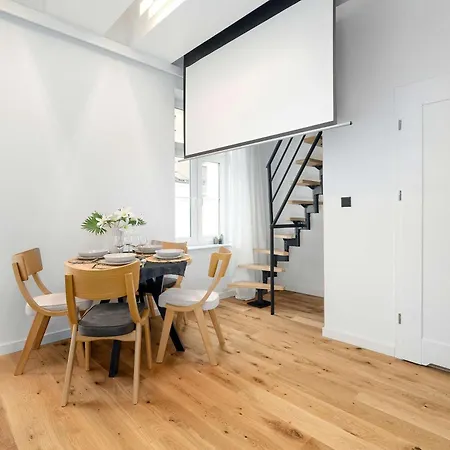 Stylish With A Mezzanine Near The Market Square By Renters 波兹南