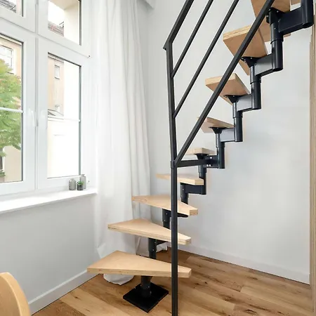 Stylish With A Mezzanine Near The Market Square By Renters 波兹南